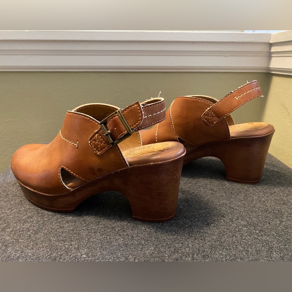 Born B.O.C Clogs